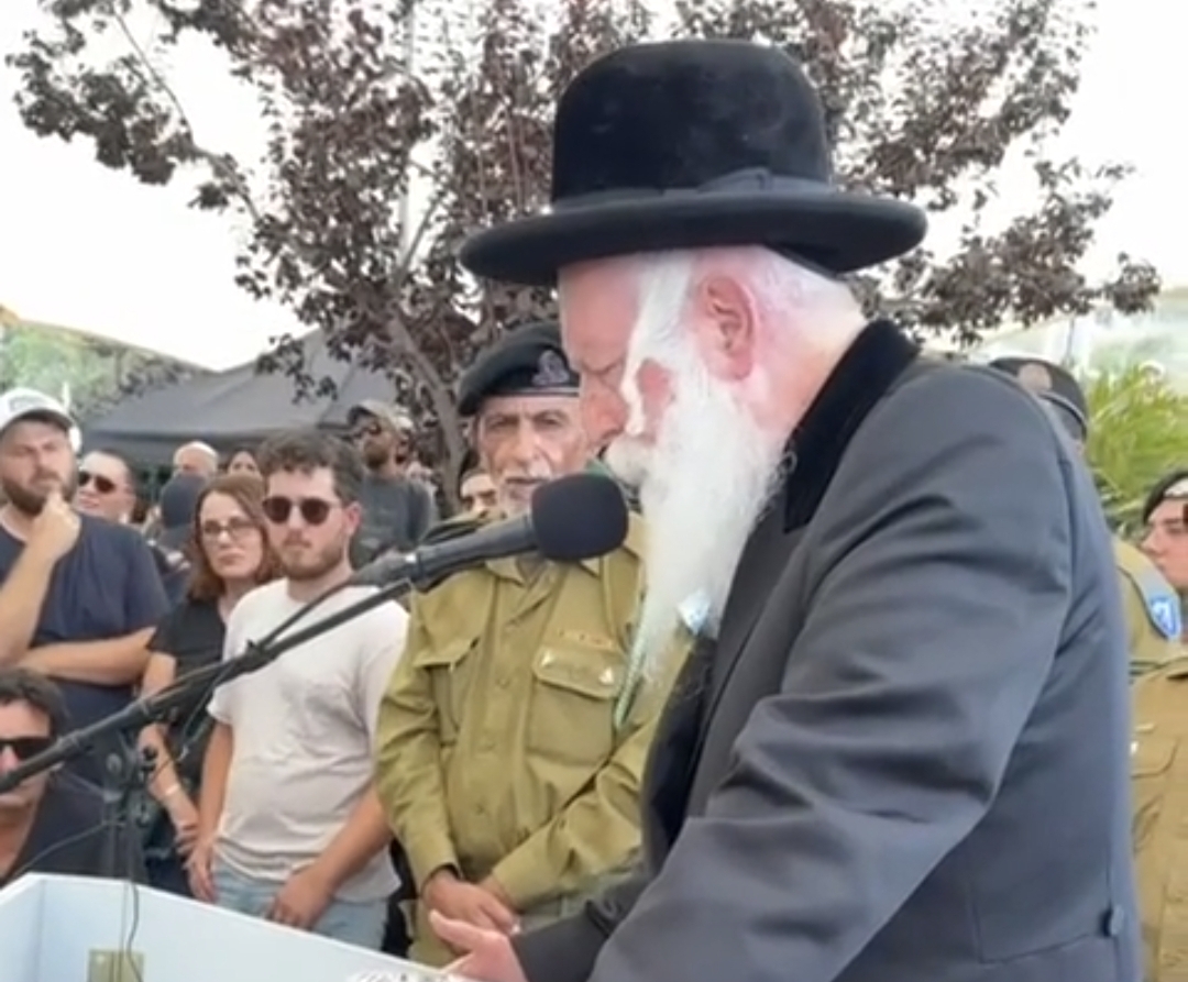 מצמרר: הרב יצחק דוד גרוסמן בהספד מרגש בהלוויתו של רס